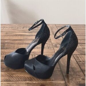 Velvet Heart Black Metallic Peep Toe Heel EUC